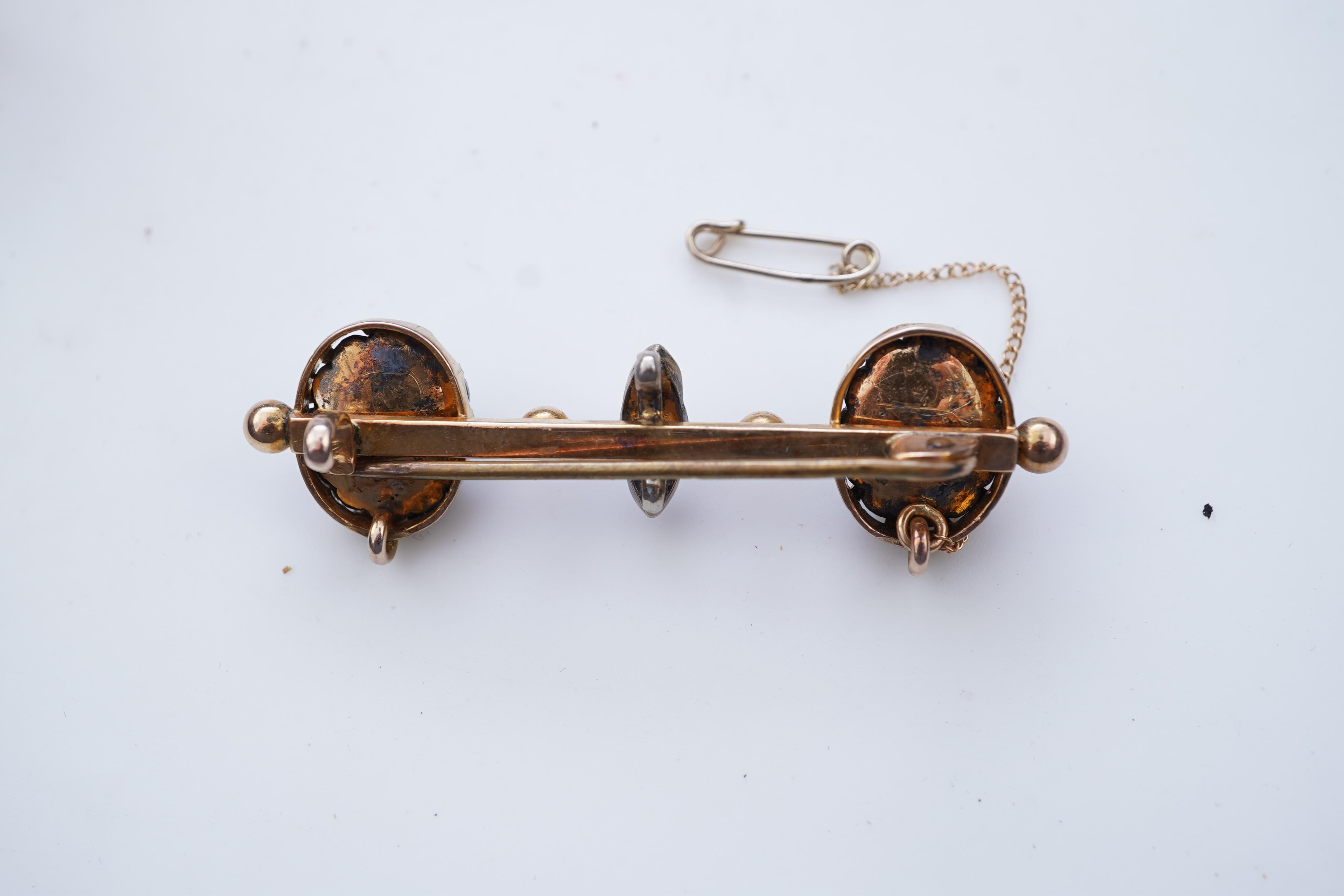 A collection of jewellery